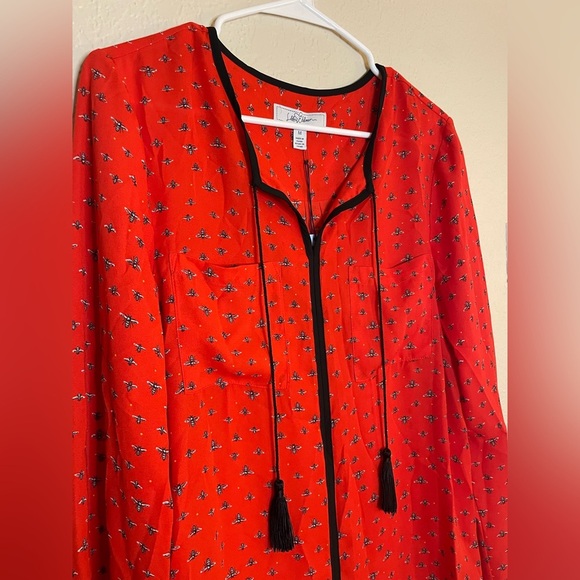 Libby Edelman NWT Red Blouse with Black Trim - Picture 4 of 6